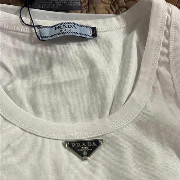 Prada Elegant White Sleeveless Crop Top - Picture 2 of 10